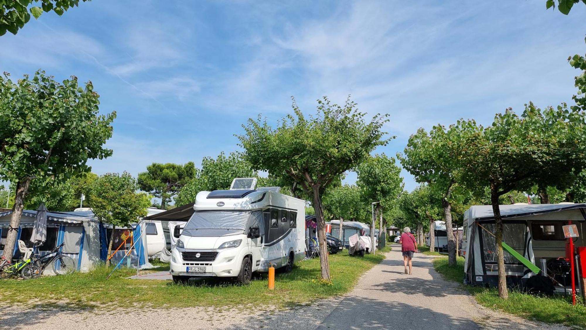 Camping Belvedere Lazise Ngoại thất bức ảnh